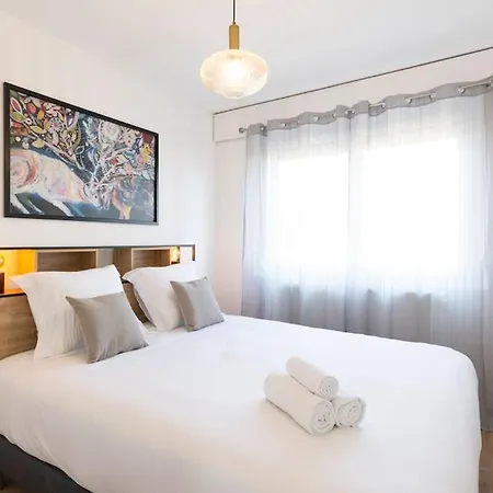 Le Rayonnant Du Placieux Avec Parking Prive アパート